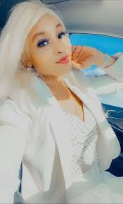 Tamara Fray's Instagram, Twitter & Facebook