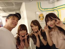Read honey popcorn from the story kpop groups you are sleeping on by arcticfable (like swan swan swan) with 6 reads. Honey Popcorn Wraps Up 19 Rated Fanmeeting In Korea Kpop News