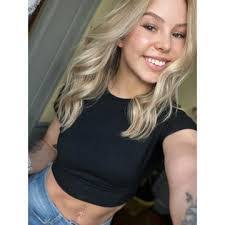 Jessica Batson's Instagram, Twitter & Facebook