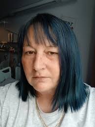 Can you guys give me some royal blue nail ideas my brothers funeral is  Friday and that was his favorite color!😢😢😢