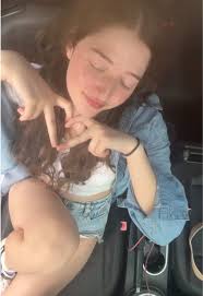 Love yourself 🙂‍↔️🫶🏻 #cartrend #kissmethruthaphone