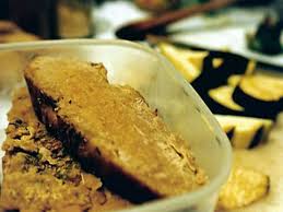 Es la proteína del trigo (gluten) que ha sido separada del almidón y del salvado después de amasarlo, lavarlo y finalmente cocerlo. Preparacion Del Seitan Gluten Recetas Veganas Recetas Vegetarianas Vegetarianismo Net