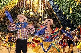 Quem tá fora quer entrar mas quem tá dentro não sai(4x). Festa Junina No Brasil Historia E Tradicoes