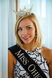 Robyn Hancock's Instagram, Twitter & Facebook