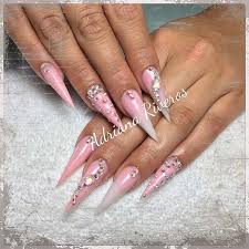 10 Bold Pointy Nails To Try Spitze Fingernagel Hellrosa Nagel Rosa Glitzer Nagel