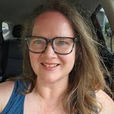 Sarah Dewolf's Instagram, Twitter & Facebook