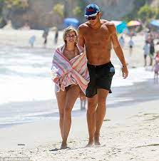 How many pounds does blake griffin weigh? Kendall Jenner S Former Beau Blake Griffin Reaches Custody Settlement Daily Mail Online