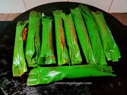 This kuih is made with pulut rice, grated coconut, dried prawns, coriander and belacan. Resepi Dan Cara Buat Pulut Panggang