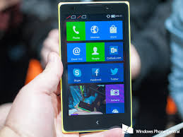 First look at the Nokia XL, an Android ...