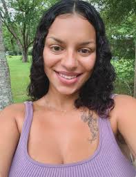 Appreciating body changes during pregnancy