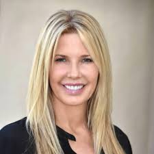 Tracey Prescott's Instagram, Twitter & Facebook