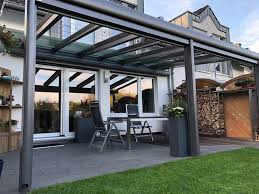 Moderne terrassenüberdachung aus aluminium, 4.44m x 3.10m, pulverbeschichtet in 3 farben wählbar mit solarglas eindeckung. Terrassenuberdachung Magney Fe Ro Ma Gmbh