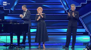 Premiered on january 8, 2021. Sanremo 2021 L Abito Di Ornella Vanoni Al Festival Look Stilista Vestito