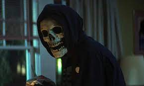 1994 is available to stream on netflix, with part two: Fear Street Part 1 1994 Review Netflix Trilogy Kicks Off With Gory Gusto Horror Films The Guardian