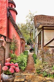 Alleyway By The Cottage Of Sweets Carmel Ca Carmel California Carmel Ca Carmel By The Sea