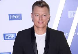Rafał brzozowski pojedzie na eurowizję 2021? Jaka To Melodia Rafal Brzozowski Nowym Prowadzacym Widzowie Zachwyceni O2 Serce Internetu