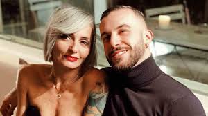Di tanto in tanto ha uno stile che non mi fa impazzire, però alla fine sì. Veronica Peparini E Andrea Muller Foto Intima A Letto Lo Scatto Della Prof Di Amici