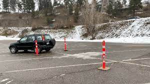 At last, when the left mirror aligns with the left cone, turn they're used for parallel parking tests for most states, the parallel parking tests put the maneuverability cones in a rectangular pattern that's. Oh Maneuverability Test
