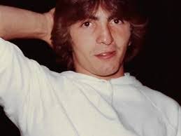 Robin Artz's Instagram, Twitter & Facebook