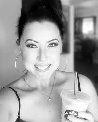 it's a iced coffee girl summer 🤭