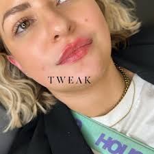 Charlotte Storey's Instagram, Twitter & Facebook