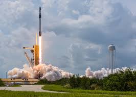 A spacex falcon 9 rocket is destroyed during explosion at the pad on sept. Closer Than Humanly Possible New Launch Pad Photos Capture Historic Spacex Liftoff In All Its Glory Geekwire
