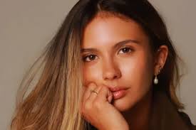 Maria Casadevall e namorada aparecem pela 1ª vez em público