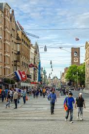 41 526 км 2 население: Stolica Amsterdama Korolevstva Niderlandov Redakcionnoe Foto Izobrazhenie Naschityvayushej Bezmyatezhnost Shlem 173630416