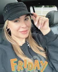 Suzanne Casale's Instagram, Twitter & Facebook