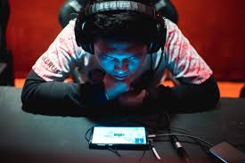 Free fire hack updated 2021 apk/ios unlimited 999.999 diamonds and money last updated: Free Fire Jogadores E Influenciadores Apontam Qual E O Celular Ideal Para Jogar Tudocelular Com