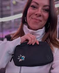 Anyone who knows me knows how much I LOVE to rep the @sanjosesharks,  whether I'm at the arena or not. So suffice it to say I'm thrilled with  this new collab between @