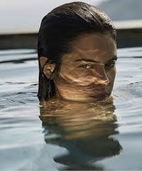 Pin By Mel Jane On Cadrage Pool Photography Lake Photoshoot Girl In Water
