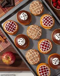 Pies, mini, glazed, apple, 6 pack, box 6 ct made with real fruit filling. Krispy Kreme Is Celebrating Thanksgiving With Three New Pie Inspired Doughnuts Daily Mail Online