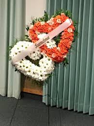 Maybe you would like to learn more about one of these? A Standing Heart Easel Funeral Flowers For My Grandma I Used 4 Bunches Of Daisies And Funeral Flowers Funeral Flower Arrangements Funeral Floral Arrangements