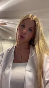 Allie Arnold's Instagram, Twitter & Facebook