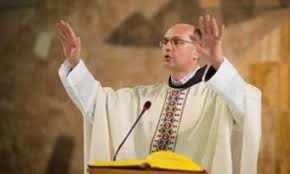 Fra Mario Knezović: Ako je teorija zavjere OK? Onda recite što je na nebu - Kamenjar