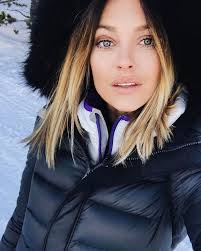 2 1m Followers 243 Following 2 086 Posts See Instagram Photos And Videos From Caroline Receveur Carolinereceveur Quilted Outerwear Women Down Puffer Coat