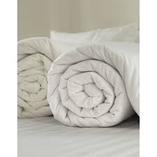 Evlerimizde kullandığımız eşyalarımız kadar eşyaları tamamlayan tekstil ürünleri de hem sağlık açısından önemlidir. Karaca Home Luks Micro Tek Kisilik Yorgan Karaca Home