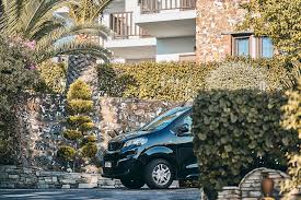 Glavas inn offers 3* accommodation in the heart of halkidiki, between kassandra and sithonia. Services Glavas Inn Hotel Resort Halkidiki