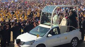El papa francisco pide paz entre las ruinas de iglesias en mosul. Sanctitatea Sa Va Folosi In Romania Un Papamobil Romanesc Vatican News