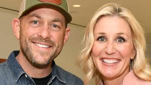 Dave and Jenny Marrs with adopted children #eiffeltower #paris #jennymarrs  #davemarrs #francetrip #fixertofab #hgtvhome