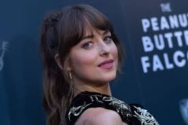 Последние твиты от dakota johnson (@isdakotajohnson). How Dakota Johnson Copes With Depression In Quarantine