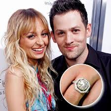 Nicole Richie Joel Madden Top 23 Enviable Celebrity Engagement Rings Jeweller Ma Celebrity Engagement Rings Antique Engagement Rings Vintage Nicole Richie