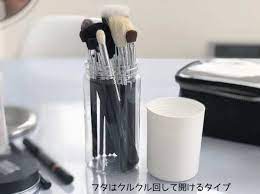 無印 ダイソーetc を活用 腕時計 アクセサリー メイク用品の収納術 趣味女子を応援するメディア めるも メイク用品 メイクブラシ 収納 メイク