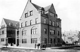 Hull House Opened By Jane Addams In 1889 Settlement House That Offered Support To The Working Poor Hull House Chicago Architecture House Museum