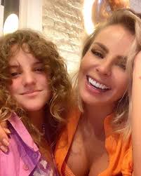 Ex de Alexis Ayala, Fernanda López, acusa al actor de alejarse de su hija  Roberta, de 11 años