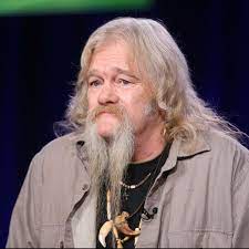 Alaskan Bush People Star Bear Brown Reveals Dad Billy Is Having Major Medical Issues Alaskan Bush People People Billy Brown