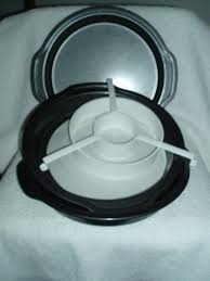 The Pampered Chef Nonstick Cake Pan Set With Bonus Checkerboard Insert Visit The Image Link More Details Nonstick Cake Pan Cake Pan Set Checkerboard Cake