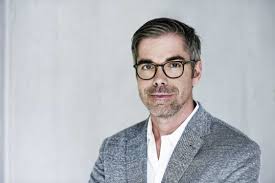 27 мая 1922, белгравия, лондон — 7 июня 2015, челси, лондон) — британский. 10 Questions To Christopher Weil