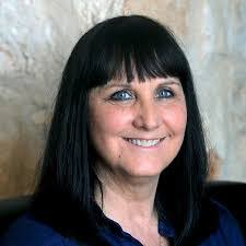 Darla Burke's Instagram, Twitter & Facebook